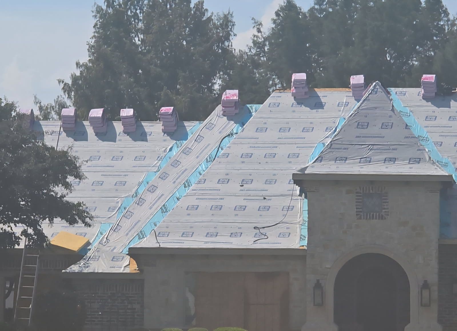 Project Expert Roof Installation for a Stunning Home image