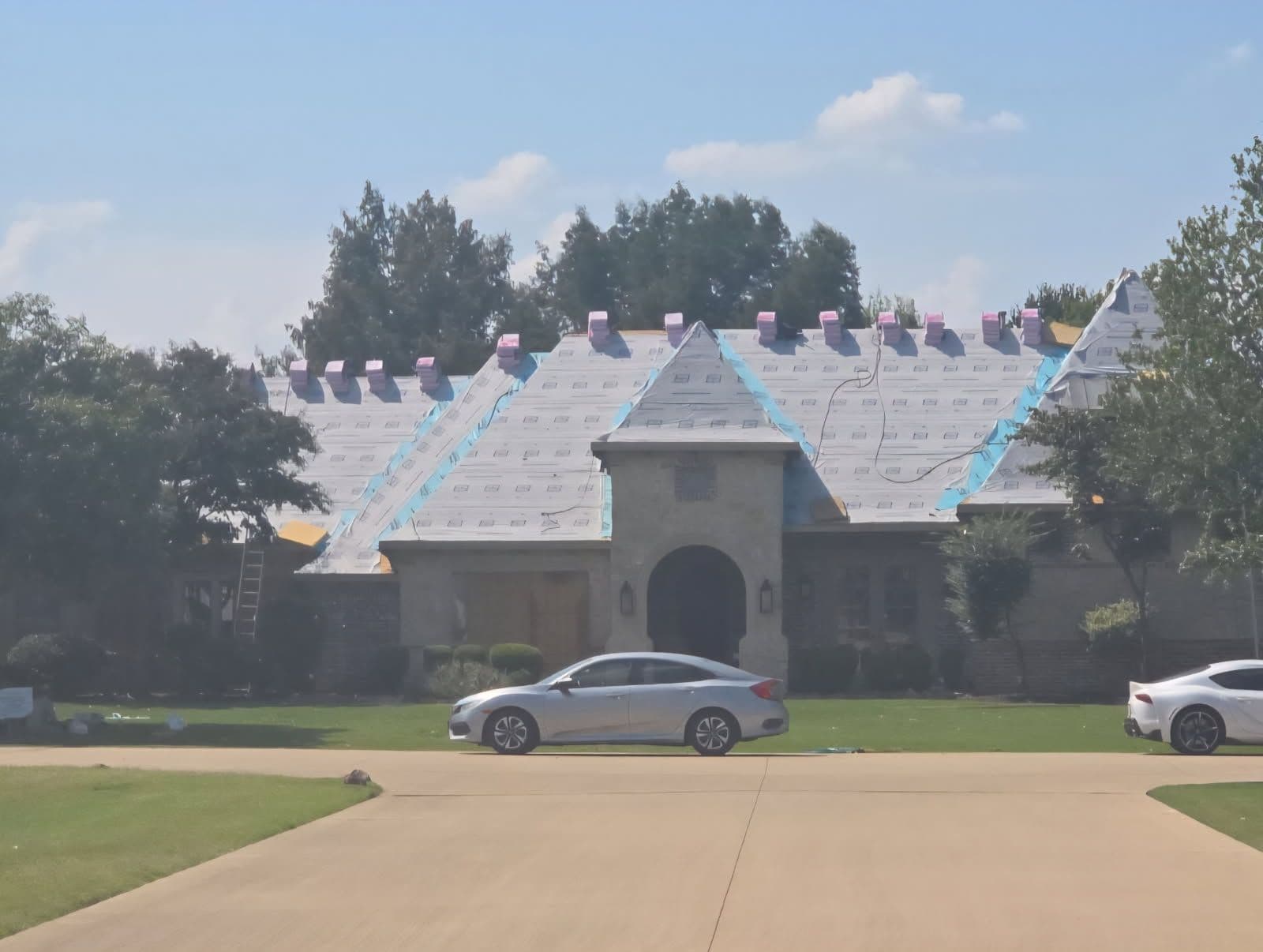 Gallery photos for Expert Roof Installation for a Stunning Home: Image #2