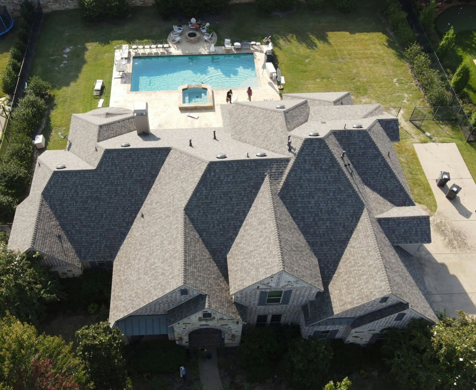 Gallery photos for Stunning Roof Renovation Overlooks Scenic Backyard Retreat: Image #2