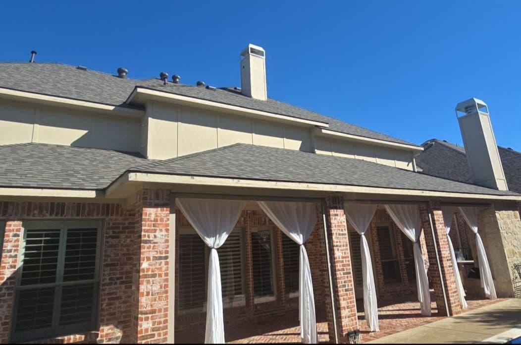 Gallery photos for Sturdy and Stylish Roofing Makeover: Image #1