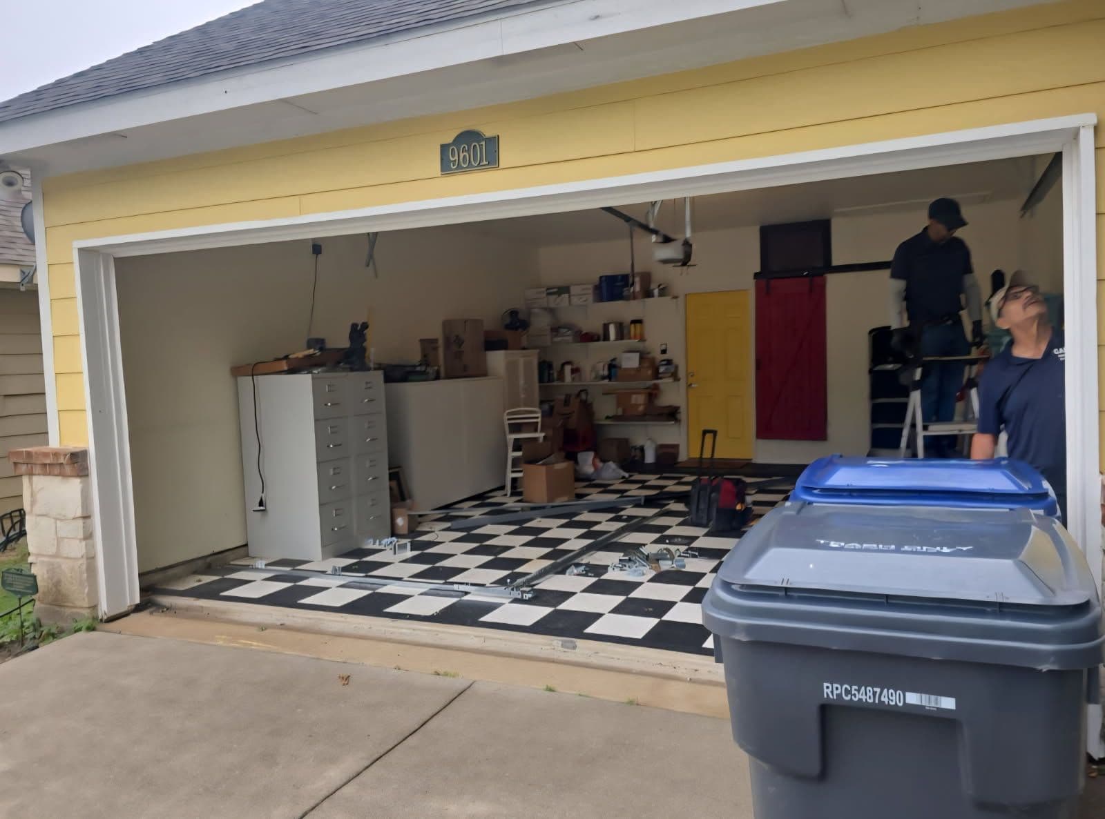 Gallery photos for Full Home Service Day for a McKinney Texas Return Customer: Image #2