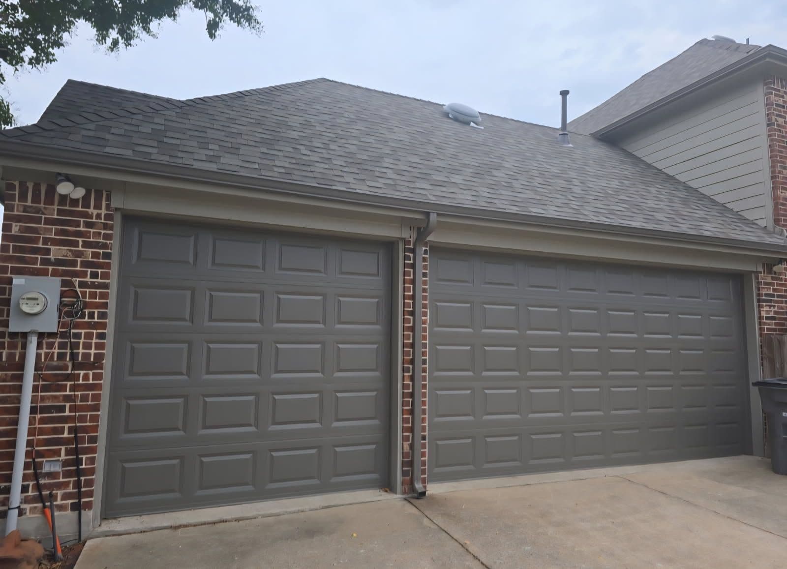 Sleek Garage Door Installation in Sachse Texas image