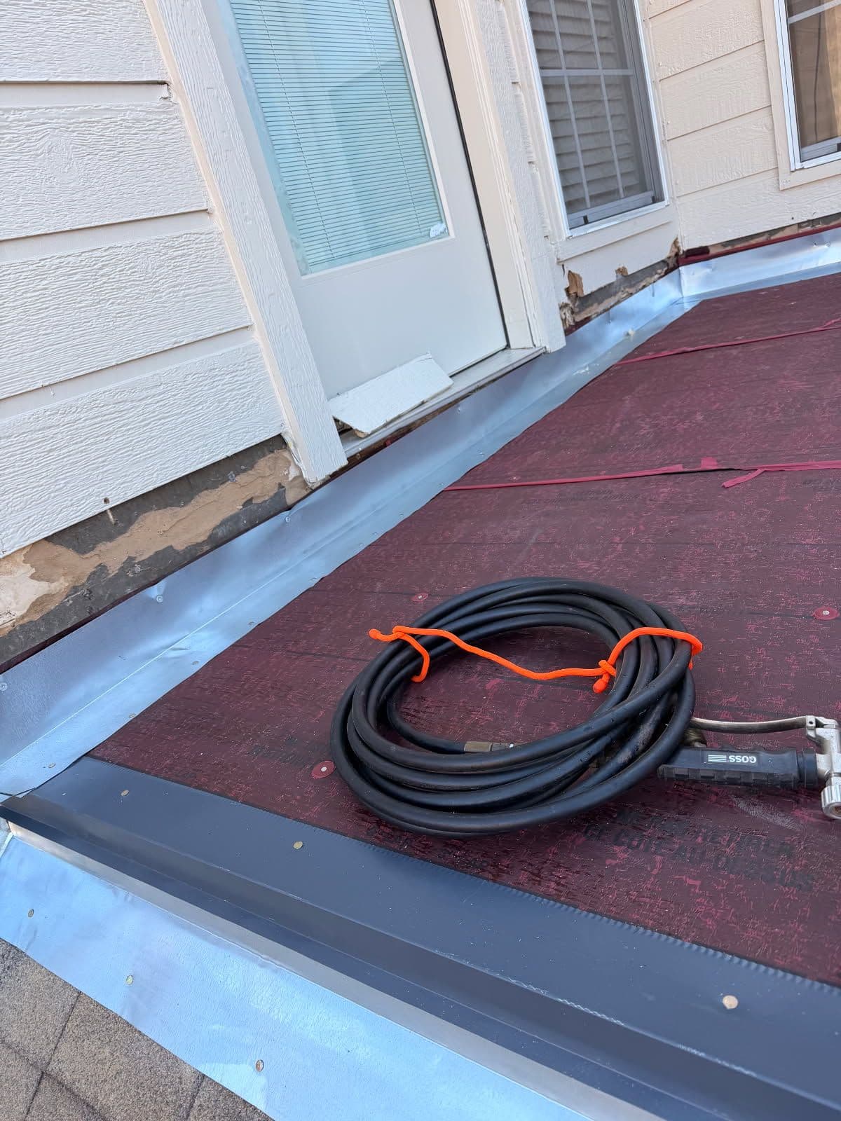 Gallery photos for Flat Roof Transformation with Durable Gray Surface: Image #1